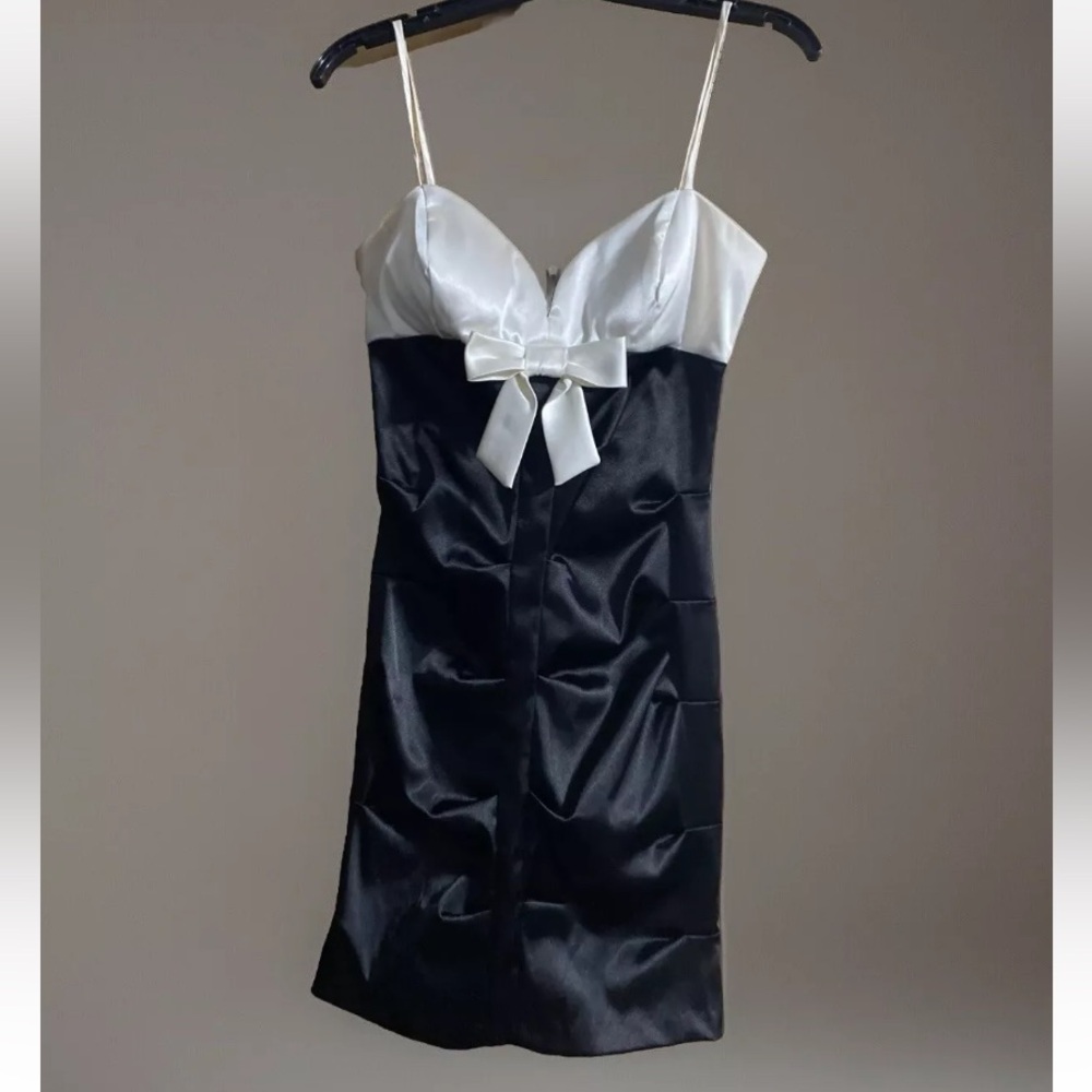 Beata Studio L.A. women’s Strapless Blk +White Satin Type Midi Dress Sz 9 Bow